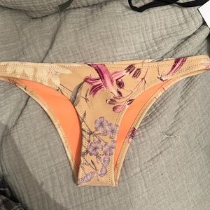Triangle bikini bottems